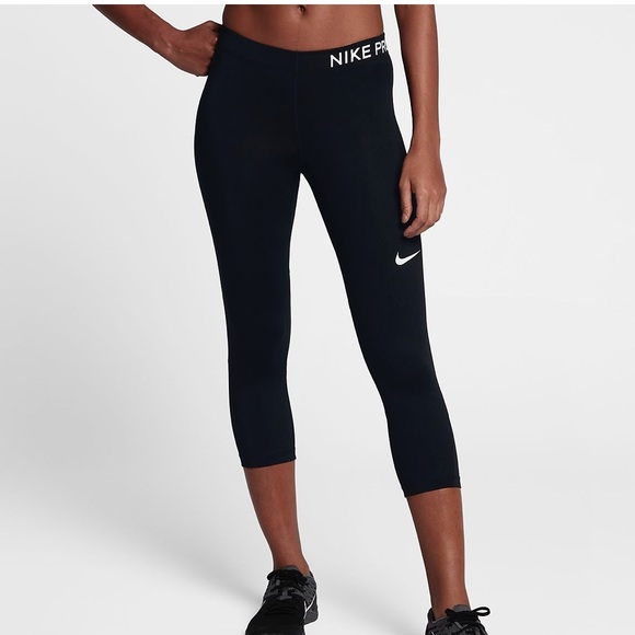 Nike Pants - NWT. Nike Pro Training Capris. Medium. Black.